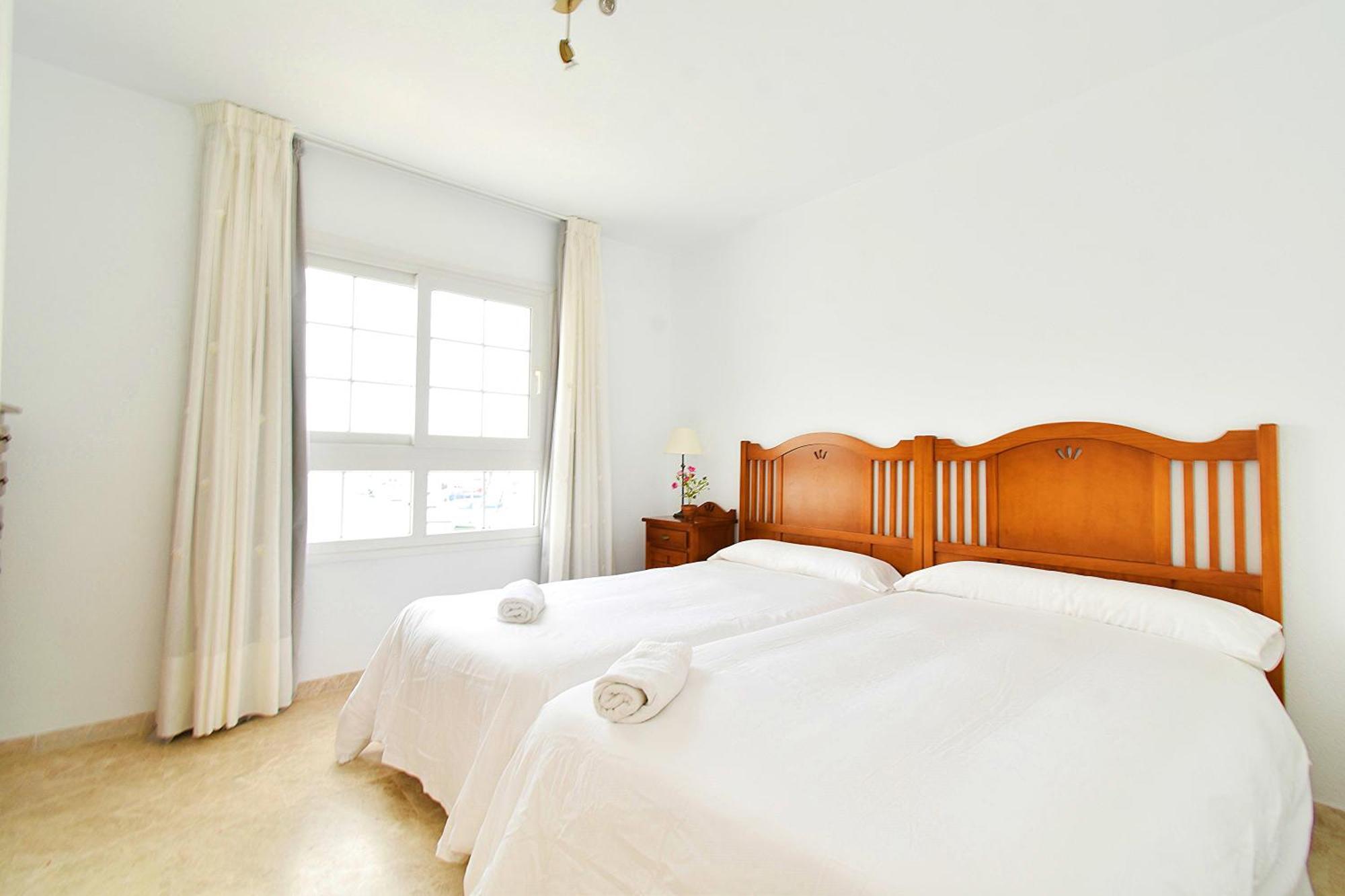 Expoholidays - Puerto Deportivo La Goleta 阿尔梅利马 外观 照片